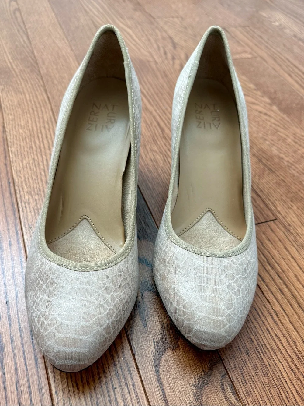 Naturalizer Women's Cream Textured Block Heel Pump, 8.5